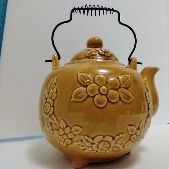 Brown ceramic Tea Time teapot - Picture 8 of 10